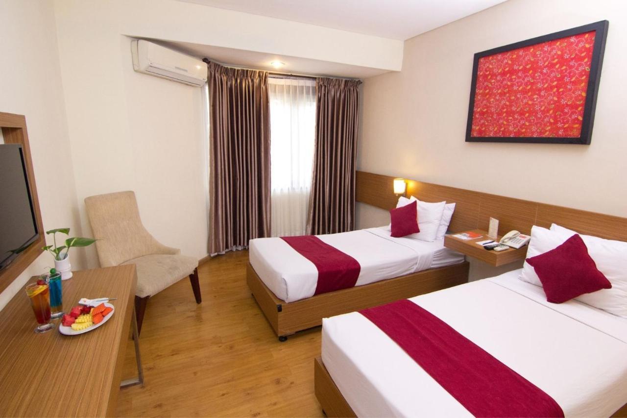 Hotel Montana Malang Exterior photo