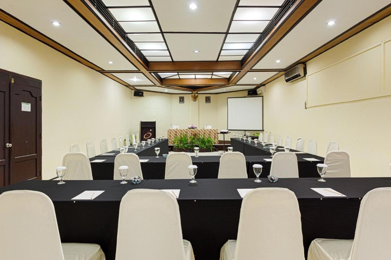 Hotel Montana Malang Exterior photo