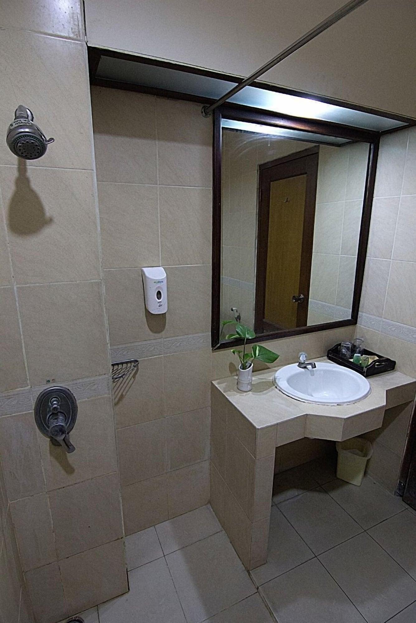 Hotel Montana Malang Exterior photo